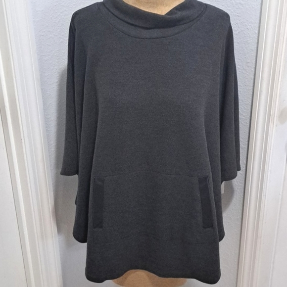 Cut The Frills Poncho with Leather Details - Picture 2 of 7